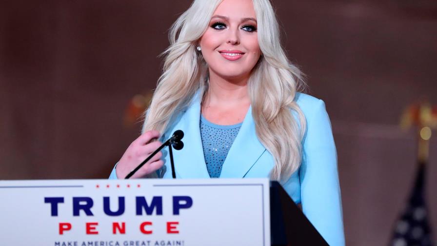 Hija de Trump anuncia matrimonio en su último día en la Casa Blanca