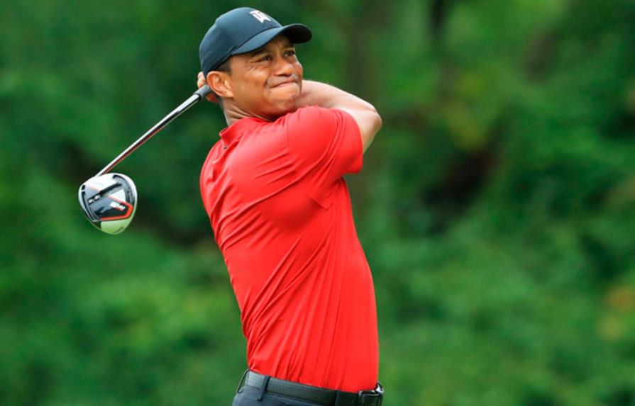 Tiger Woods se sometió a quinta operación en la espalda
Al golfista de 45 años se le extrajo fragmentos de disco