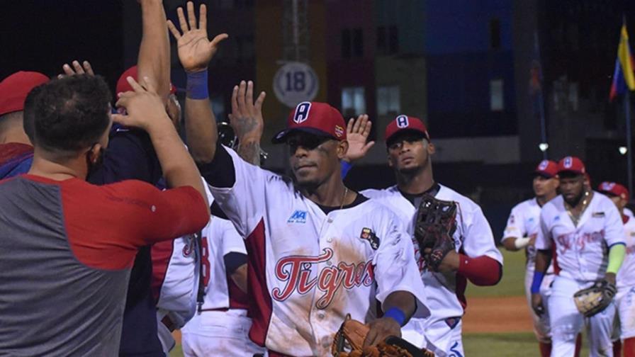 Los Tigres logran primera victoria en el béisbol de Venezuela