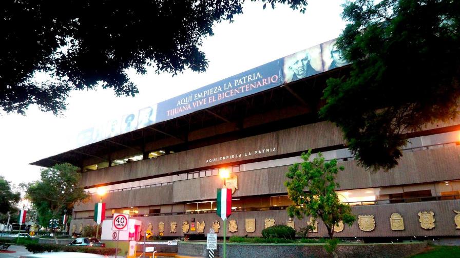 Arrestan a 2 por desaparición de bombero de LA en México