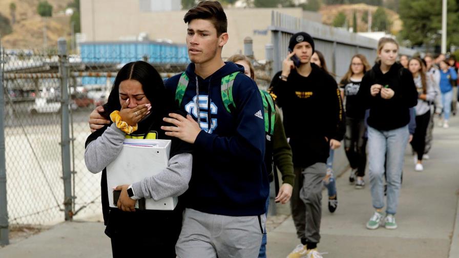 Muere uno de los seis heridos en tiroteo de California Muere uno de los seis heridos en tiroteo de California