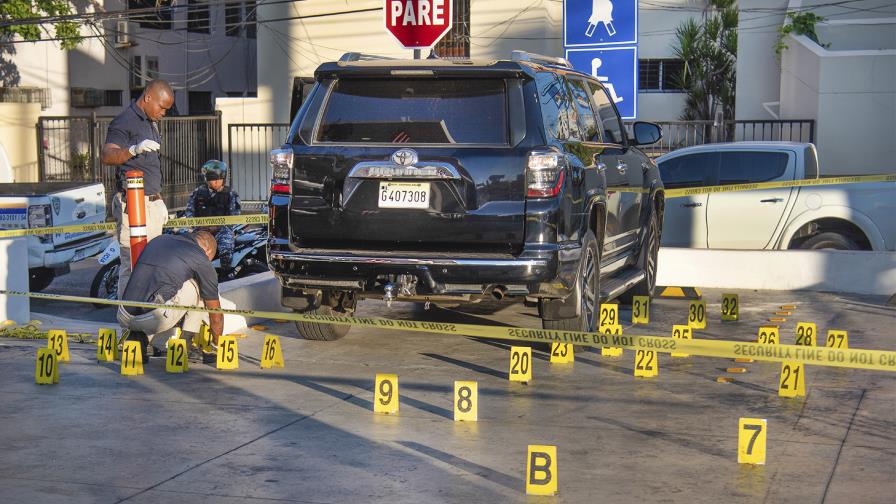 Un muerto y tres heridos en tiroteo en McDonalds Un muerto y tres heridos en tiroteo en McDonalds