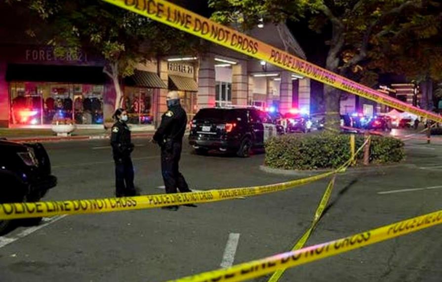 Policía: Tiroteo en Texas deja un muerto y cuatro heridos