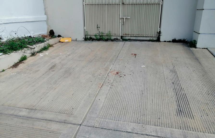 Vecinos se refugiaron hasta debajo de la cama durante balacera en el ensanche Ozama 