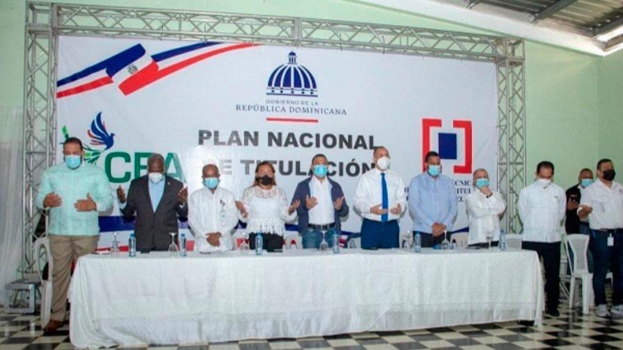 CEA inicia programa de titulación en SPM que beneficiará a 76 mil familias 