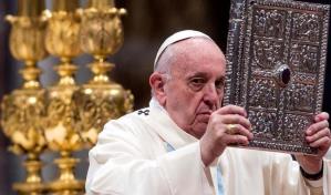 El papa piensa en mujeres en riesgo de violencia doméstica en este momento