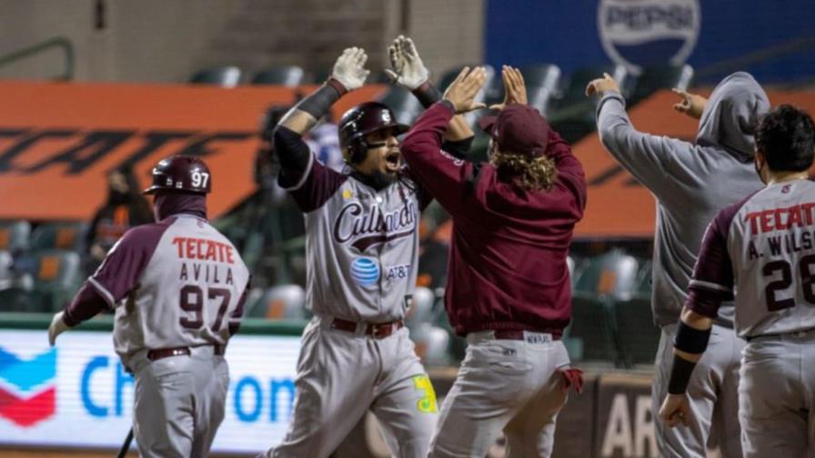 Picheo de Vázquez y gran ofensiva guían triunfo de los Tomateros