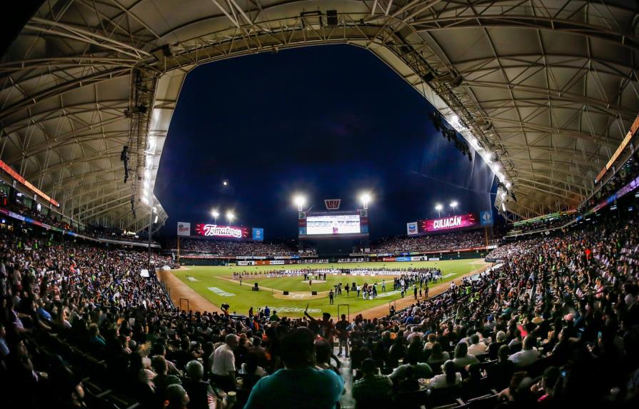Liga de béisbol invernal en México plantea recibir fanáticos