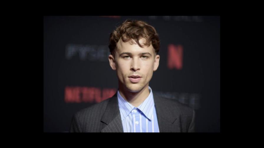 Actor de la popular serie “13 Reasons Why” revela que es transgénero