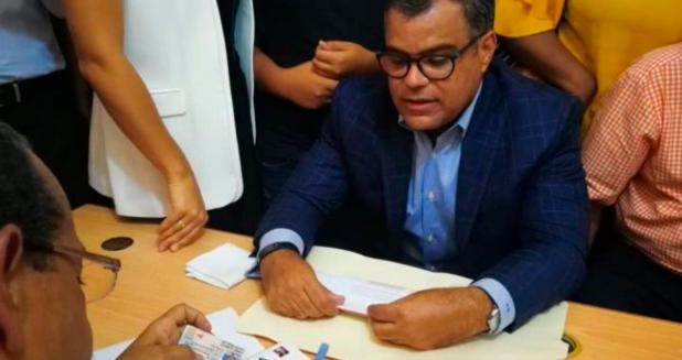 ¿Tienen derecho Donni Santana y Tommy Galán a postularse a cargos electivos?