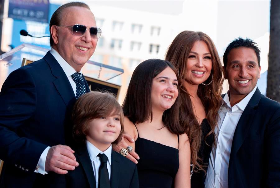 Tommy Mottola y su familia