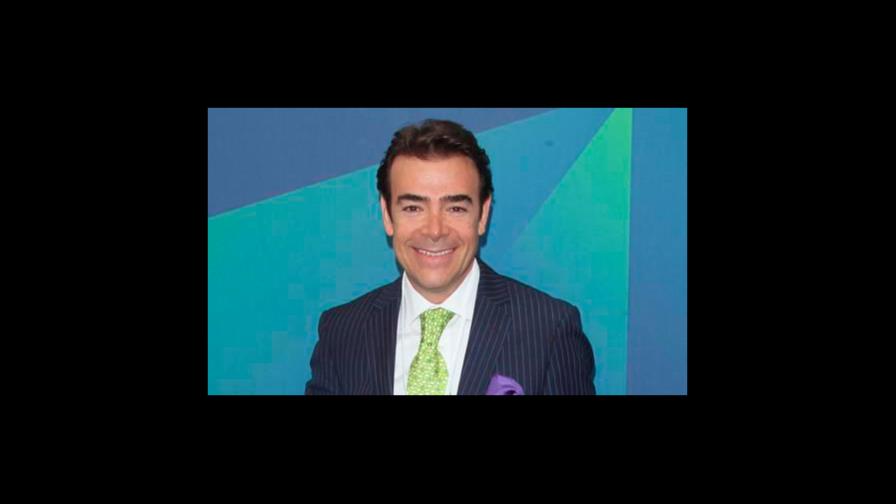 Someten a trasplante doble de pulmón al actor Toño Mauri tras cinco meses con COVID-19