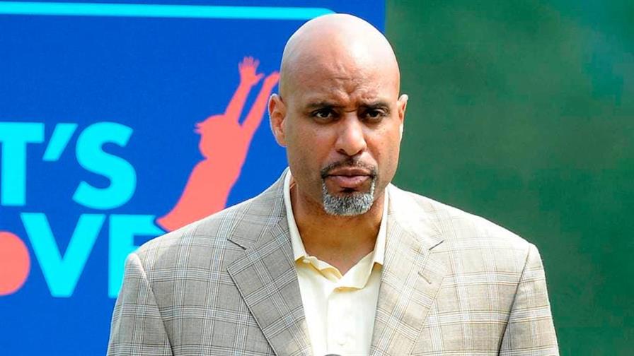 Tony Clark renuncia como director ejecutivo de la MLBPA en medio de investigaciones