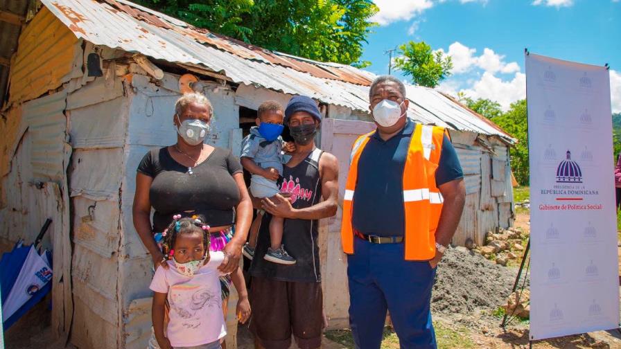 Cambian pisos de tierra por cemento en comunidades de San Juan 