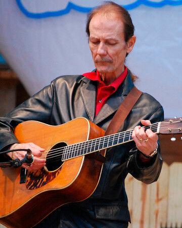 Fallece el guitarrista maestro de bluegrass Tony Rice