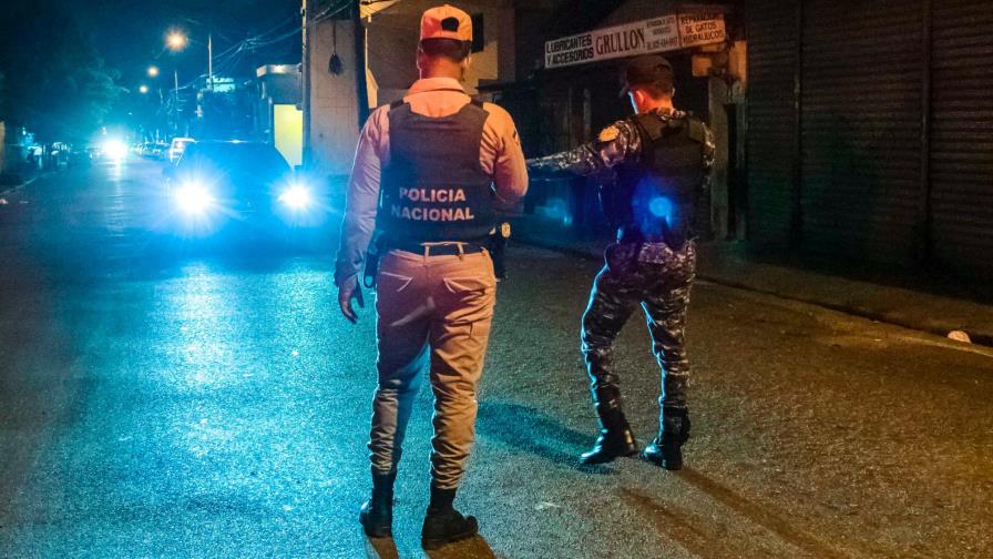 Médicos y personal de salud que han sido víctimas de abusos policiales y militares en toque de queda