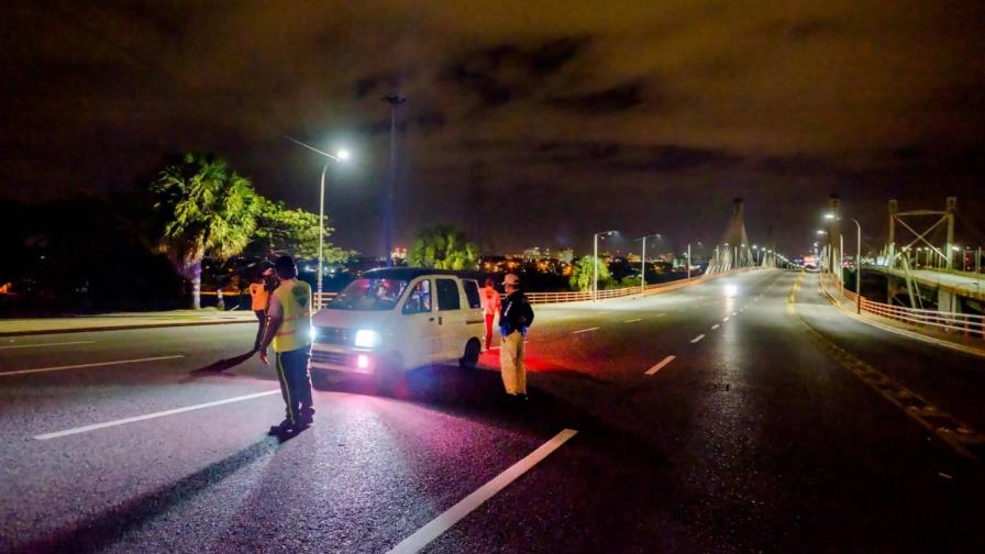 Policía detuvo 531 personas en segundo día del toque de queda