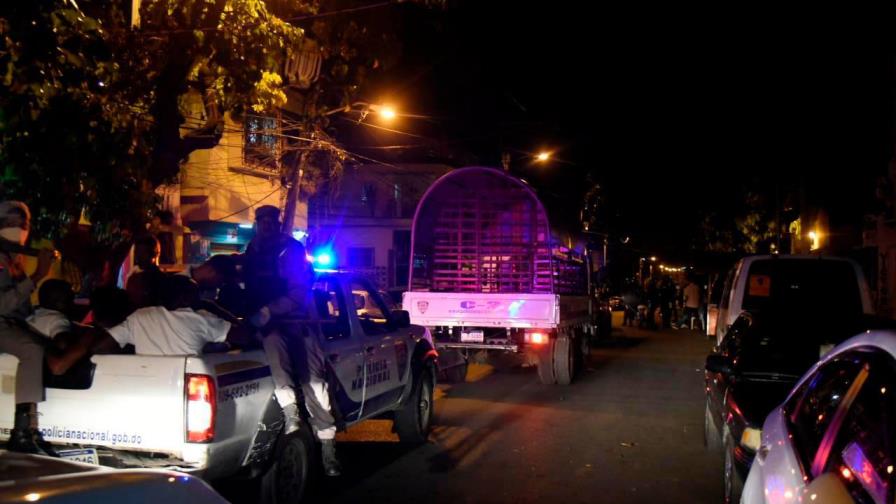Policía detuvo en último día de agosto a 750 personas por violar toque de queda