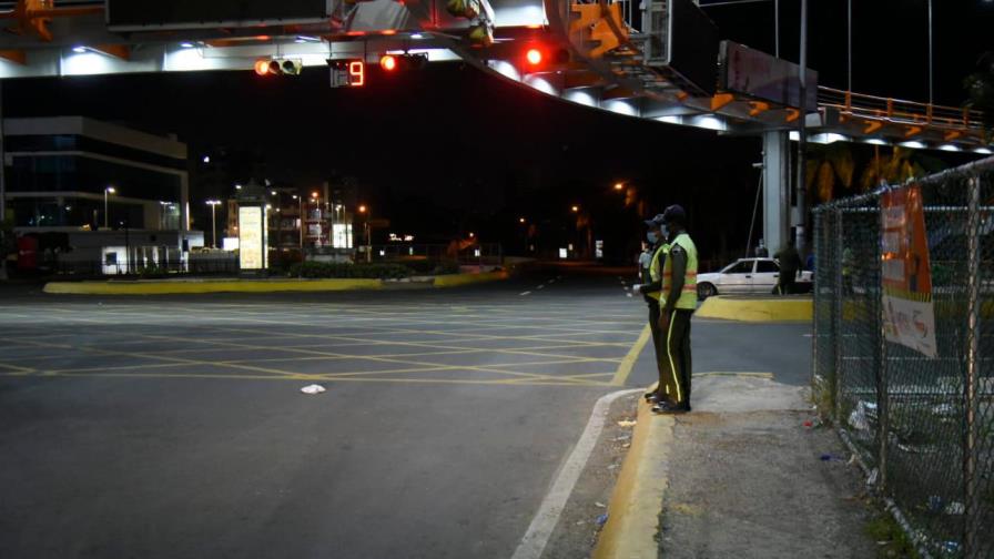 El Gobierno modifica decreto que establece el toque de queda El Gobierno modifica decreto que establece el toque de queda