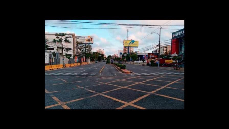 Con pocas horas para transitar, dominicanos se entretienen en el confinamiento