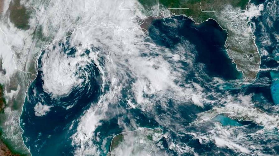 “Ana” se aleja de Bermudas y se disipará el lunes sobre el Atlantico