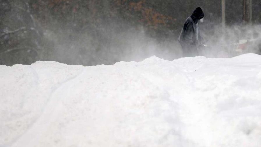 Lluvias empapan el sur de EEUU y la nieve cubre el norte