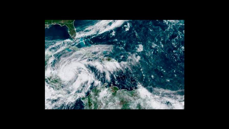 Ana, primera tormenta del año en el Atlántico, se forma cerca de Bermudas