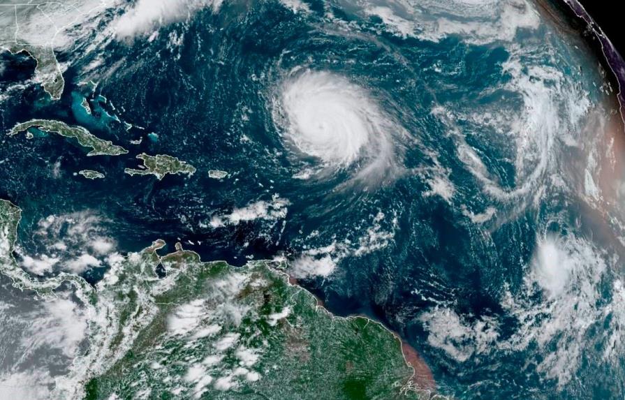 Se forma la tormenta tropical Julián en el Atlántico central