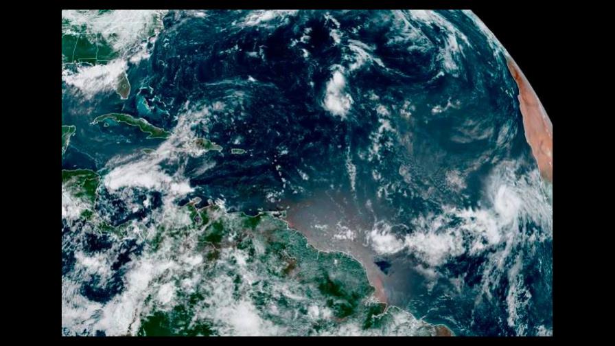 Tormenta Larry se fortalece y puede que se convierta en huracán esta noche