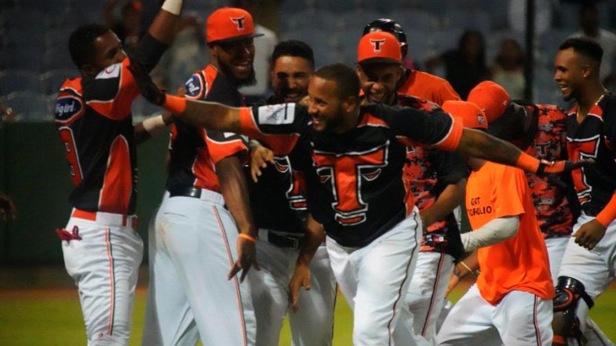 Los Toros vuelven a remontar a las Águilas y estiran la racha a nueve Los Toros vuelven a remontar a las Águilas y estiran la racha a nueve