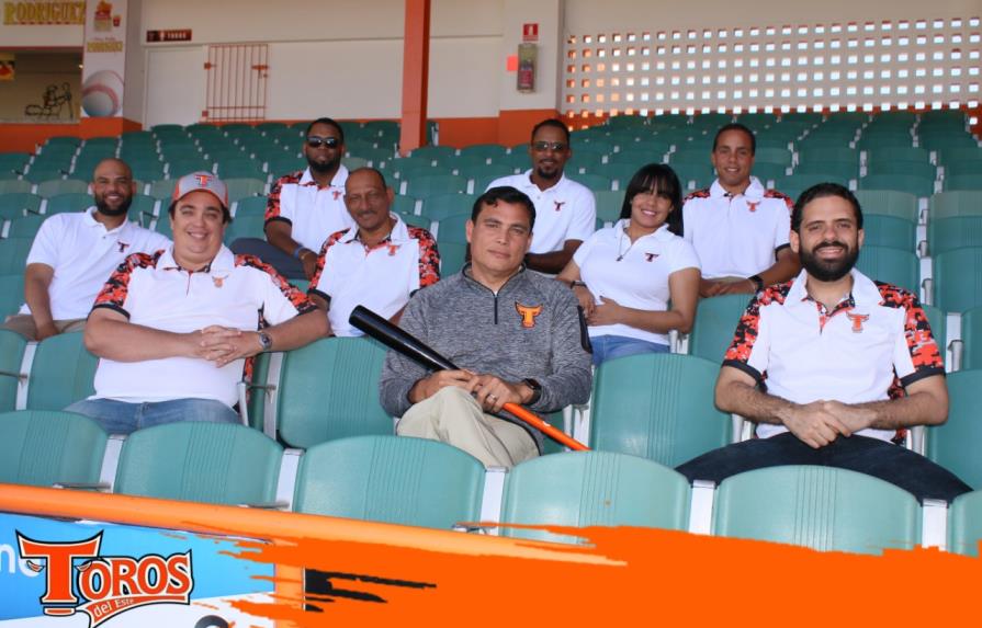 Arturo DeFreites regresa: Los Toros reestructuran su equipo Operaciones de Béisbol