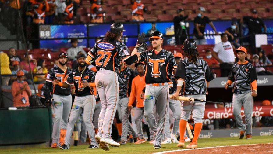 Los Toros frenan su racha negativa y extienden a cinco la de los Gigantes