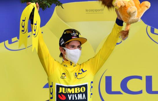 El colombiano Superman López doma la etapa reina del Tour de Francia