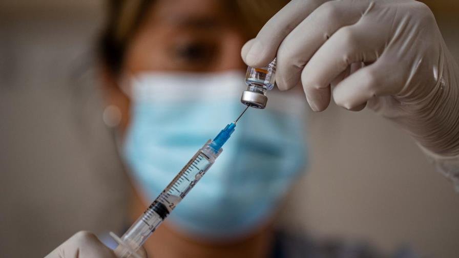 OPS invita a otros países a donar vacunas como anunciaron España y EE.UU.