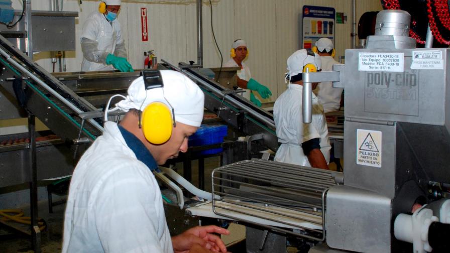 Empresarios no subirán salarios     si no aplican ley clasifica empresas