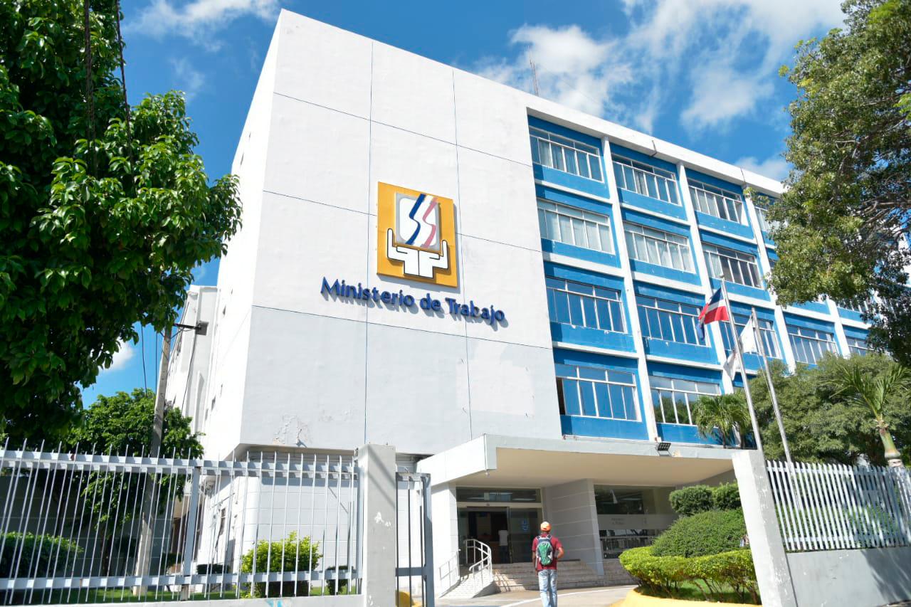 Fachada del Ministerio de Trabajo. 