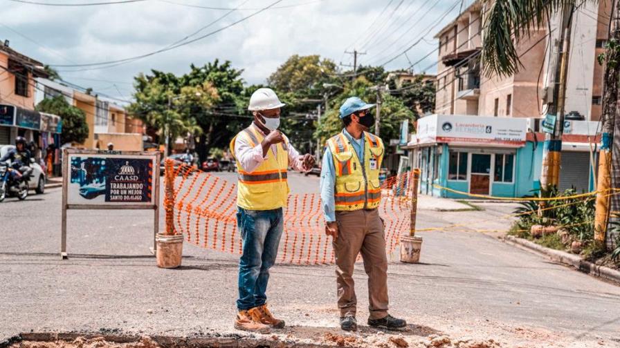 Caasd corrige averías en SDE; miles de familias se benefician