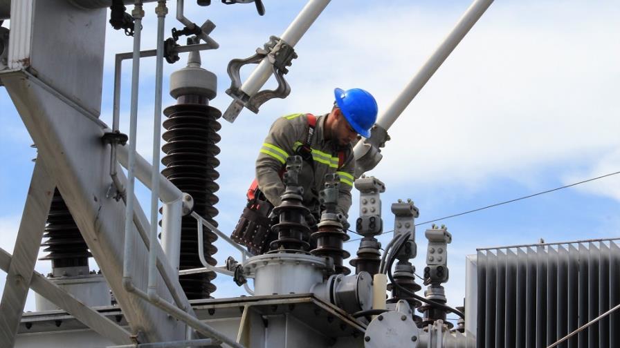 Anuncian apagón de cuatro horas en Moca para el lunes Anuncian apagón de cuatro horas en Moca para el lunes