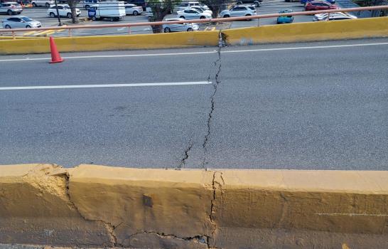 Obras Públicas interviene elevado de la avenida Estrella Sadhalá en Santiago