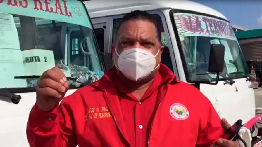 Transportistas interurbanos reclaman al Gobierno dejarlos trabajar Transportistas interurbanos reclaman al Gobierno dejarlos trabajar