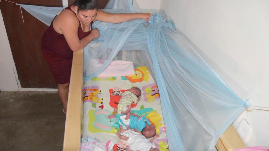 Pareja pide ayuda para sus hijas trillizas recién nacidas en La Vega Pareja pide ayuda para sus hijas trillizas recién nacidas en La Vega