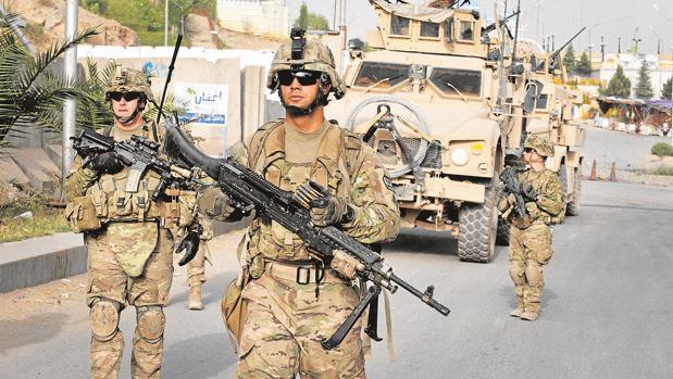 Biden advierte que EEUU podría incumplir el plazo para salir de Afganistán