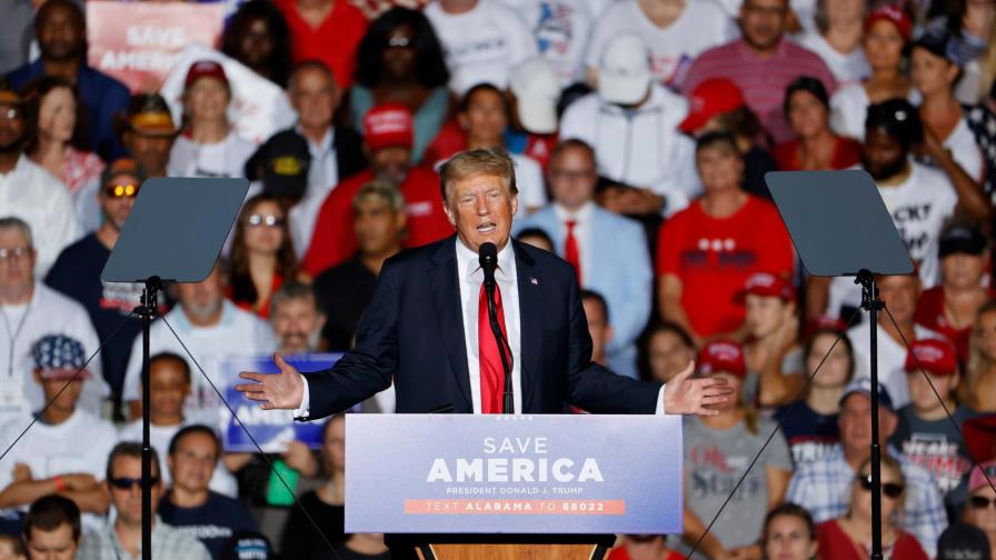 Trump pide a un juez que ordene a Twitter que reactive su cuenta