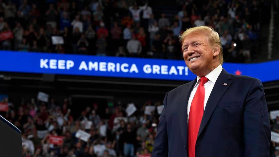 Mayoría de los latinos quiere reemplazar y hacer un juicio político a Trump