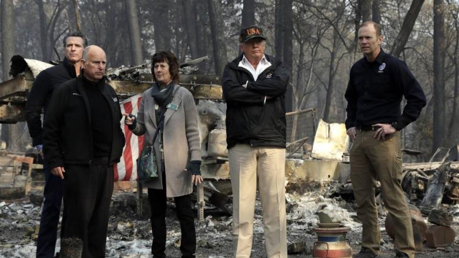 Trump visita zona en California azotada por incendio Trump visita zona en California azotada por incendio