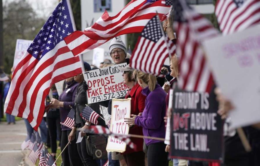 Protestan contra declaración de emergencia de Trump