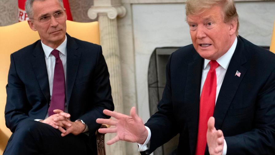 Trump se quejó del gasto militar de España ante el jefe de OTAN, según Bolton