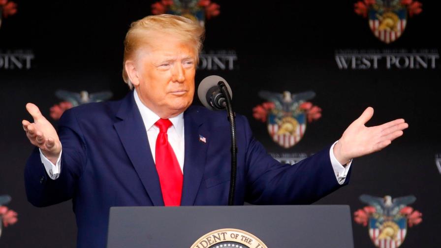 Trump dice que solo se reuniría con Maduro para negociar su salida del poder