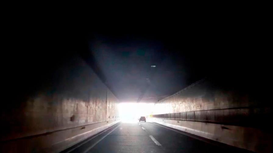 Una avería causa oscuridad en túnel de la avenida Núñez de Cáceres