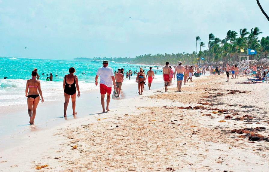 La llegada de turistas cae 43,4 % hasta abril en República Dominicana por el COVID-19